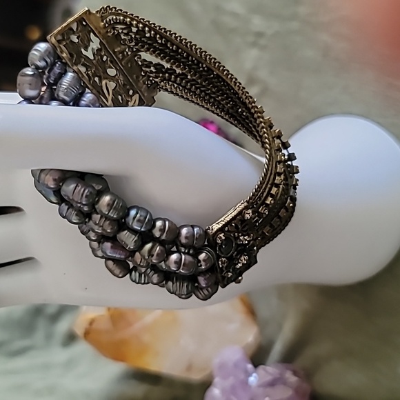 Charleston Pearl Stretch Bracelet - Picture 2 of 6